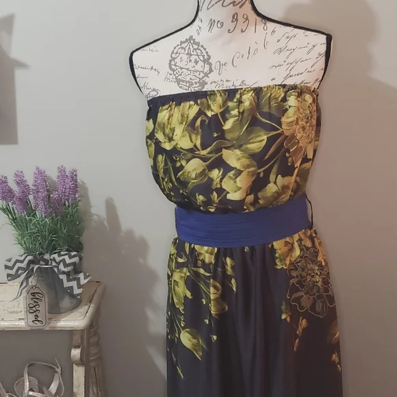 Strapless L boutique long floral maxi dress - Picture 2 of 16